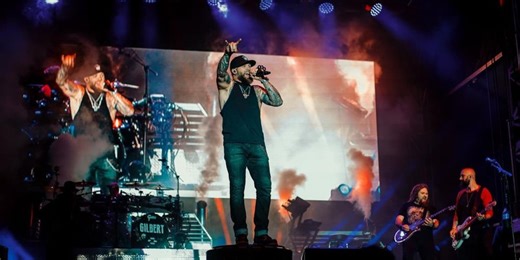 Singer Brantley Gilbert to perform at Lincoln’s Pinewood Bowl Theater