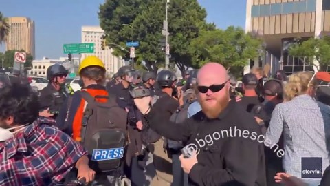 Officers Armed With 'Non-Lethal' Weapons Push Back Anti-ICE Protesters in Chaotic Scenes