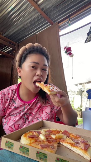 Paano Gumawa ng Masarap at Mura na Pizza sa Bahay?