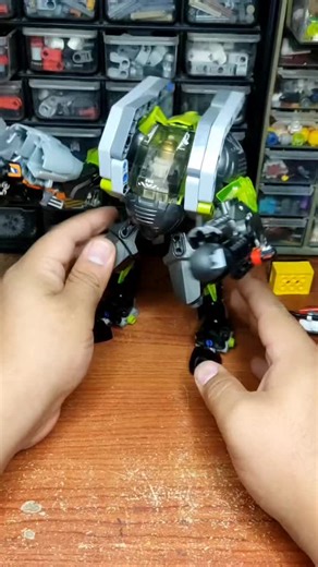Cómo hacer un meca carguero de Lego