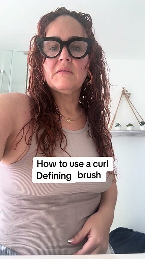 Using a Curl Defining Brush for Beautiful Curly Hair