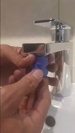 how to remove the aerator of faucet