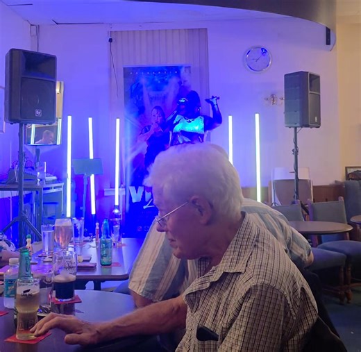 Love a bit of Dolly 🤠 | Vicki Lee