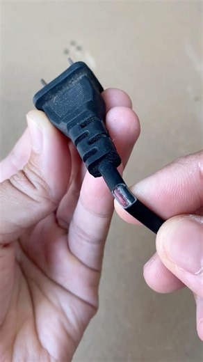 Smart idea to fix a broken electrical plug #creative #ideas #diy #lifehacks #tricks #shorts