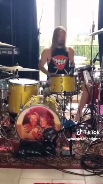 Drum Tutorial with Taylor Hawkins: 4/4 Beat and Drum Fill Lesson