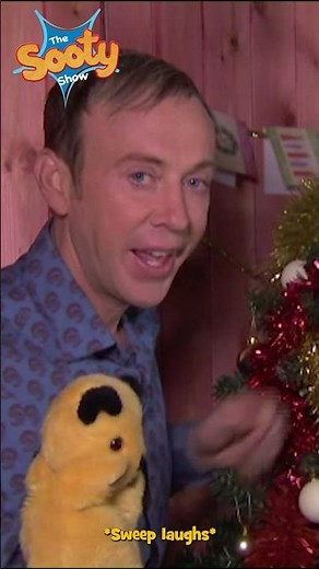 Decorate your Christmas tree! 🎄🎅 #shorts #thesootyshow #christmas | ‪@TheSootyShowOfficial‬ ​