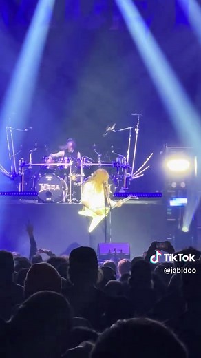 Experience Megadeth Live: A Heavy Metal Concert