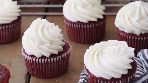 Ermine Frosting is an old-fashioned recipe also often known as "boiled milk frosting". It's silky smooth and less sweet than traditional buttercream, and is the traditional frosting used for red velvet cake. Full Printable Recipe: https://sugarspunrun.com/ermine-frosting/ ‎ | Sugar Spun Run
