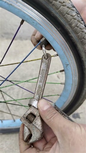 New Bicycle Locking Method: Use a Wrench to Lock Your Bike, Super Simple Steps