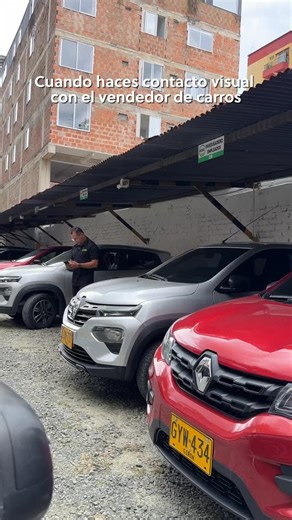 Solo con mirarnos ya sabemos en qué carro estás pensando 🤭😂 Así de buena es nuestra atención, ven y te atendemos en lo que necesites 👌🏼 | Mobilautos