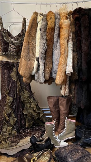 Preloved Treasures on Instagram: "We miss you! Our new +100 pieces collection is ready for you to grab, and adore just in the perfect time! 🌹 🌹 YOU CAN PRE-ORDER FROM THE REEL 🌹"