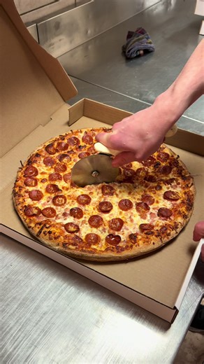 Tomorrows the big day! 🏈 get your Super Bowl orders in early!⏰ #SuperBowl #petespizzabunting #petesbunting #food #foodtiktok