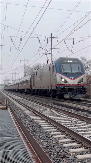 Amtrak Crescent to New Orleans flies through Glenolden! #train #amtraktrain #amtrak