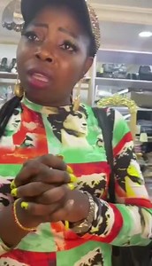 22K views · 805 reactions | "Please don't disgrace me''- Lady begs after she was caught stealing from a fabric store in Lagos Island She came into the shop pretending to be a prospective customer. The vigilant shop attendant was however monitoring her until she caught her putting one of the fabrics in her bag. When interrogated, she confessed to stealing the fabric. She appealed to the shop attendant not to disgrace her. Lib | Maria Ude Nwachi | Facebook