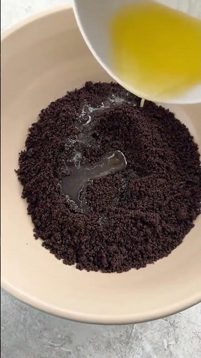 How to Make Oreo Pie Crust at Home!