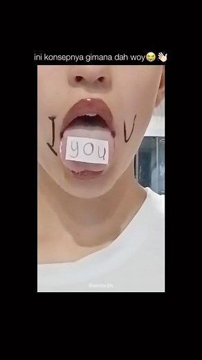 AESTEUTIK | i you you too dah mbak😭👋🏻 Tag temen kalian! . Cr : tiktok/karolina_beautiful Follow @aesteutik & @gurlsmoody.id for more entertainment and... | Instagram