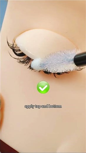 Did you apply your false lashes correctly?#lashing #diylash #clusterlashes #lashclusters #lashtips