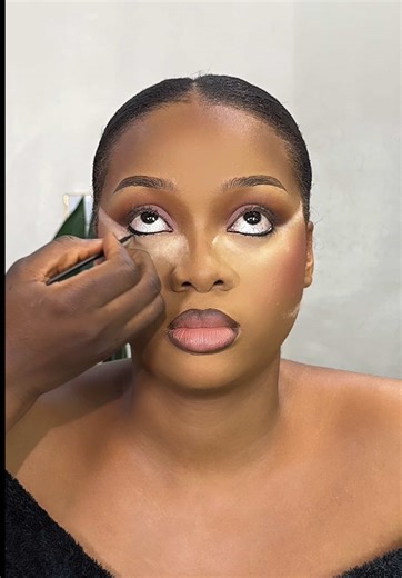 Under Eye Gel Liner Tips for Makeup Enthusiasts