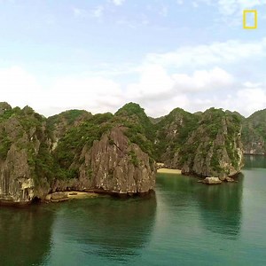 7.3K views · 58 reactions | 338 meters (aka just over 1,100 feet) is a long way to swim--and it's even longer if you're afraid of swimming! A new episode of #RaceToTheCenterOfTheEarth airs tonight at 10/9c on National Geographic. | National Geographic TV | Facebook