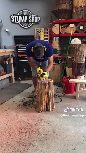 Do you guys like this stump? Still one of my favourite pieces ever! #thestumpshop #diy #wooddecor #stump 🪵