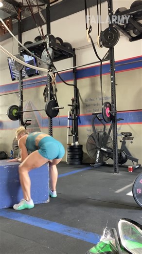 jump-boxing & box-jumping are totally different 😩 🤣 #gymfail #gymmemes #gym #gymhumor #fitnessgoals #workoutfail #fail #fblifestyle | FailArmy