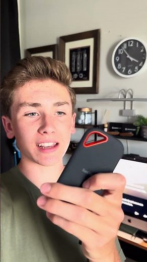 This SSD is crazy fast the sandisk extreme pro portable ssd v2. ￼#sandisk #cinematography #film
