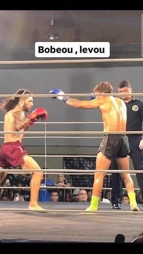 Nocaute insano do @ebbrito_ no primeiro rounds 🔥🔥🔥 Use nosso cupom MUAYTHAIARTS na @growthsupplements Uso nosso cupom ARTS10 na @maximum_oficial Siga - - - - - - > @muaythai_arts Siga - - - - - - > @muaythai_arts Siga - - - - - - > @muaythai_arts #muaythai #muaythaikids #muaythaigirls #muaythaifeminino #muaythaifighter #muaythailifestyle #sparring #sparringday #treinoinsano #trainhard #kickboxingfighter #kickboxing #kicks #bjj #jiujitsu #mma #ufc #mmafighter | Muaythai ARTS