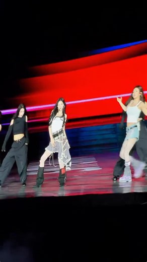 GIRLS’ GENERATION | HYOYEON ft JUUN HEARTS2HEARTS - SECOND SMTWON Live in Thailand source : Various sources Hastag : #SNSD #GIRLSGENERATION #SOSHI #소녀시대 #SONE | Instagram