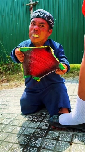 Introducing the "VitaWear SmartBand," anext-generation wearablegadget#shortsfeed#trending