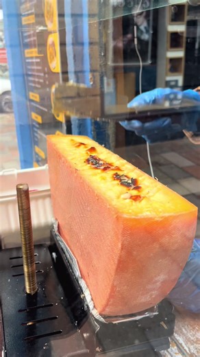 📍 @CheeseBoxGlasgow If you’re looking for street food while in & around Glasgow City Centre, take a visit to Cheese Box! Located on Wilson Street in Merchant City, they serve toasted sandwiches with melted raclette cheese from the french alps & cheesy baguettes known as zapiekanka, a popular polish street food, & all straight from a police box! They also do a creamy basque cheesecake & the best hot chocolate! Save this for your next visit into Glasgow! #glasgow #glasgowfood #glasgowrestaurant #