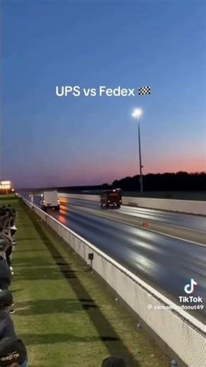 ups vs FedEx🏁