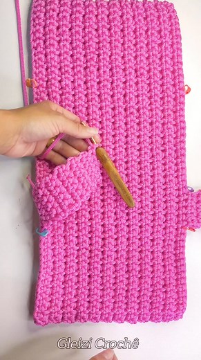 #crochettutorial #bolsadecroche #artesanato #crochet #bolsa #bags #modafeminina #tutorial #clutch #handamde | Gleizi Crochê