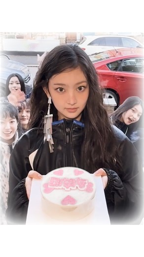 KiiiKiii | KiiiKiii 키키 ’DEBUT SONG‘ MV 🔗 youtu.be/UAdxlj4Cgjw ’I DO ME‘ Track Release 🎧 2025.02.24 MON 6PM (KST) The 1st EP [UNCUT GEM] Album... | Instagram