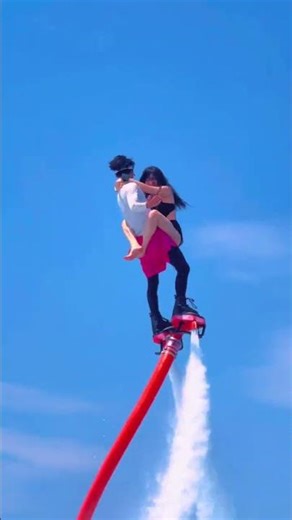 Sister, my pants are falling off. #water skiing #Bikini swimsuits #Visual impact #Sanya