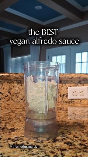 the BEST vegan alfredo sauce #vegan #plantbased