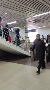 708K views · 10K reactions | پاکستان کی تاریخ میں اورنج ٹرین ایک بہترین سفری سہولت جس کو عوام بہت پسند کرتی ہے ، عوام کا رش اس بات کا ثبوت ہے | Travel Guide of Pakistan | Facebook