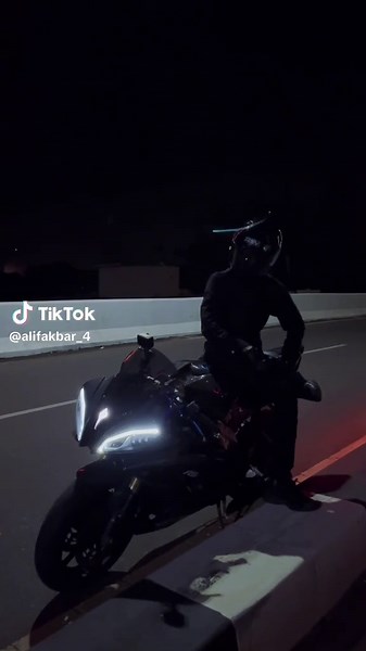 Discover Yamaha R6 Pricing and Features