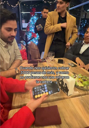 Nuestra posada sale mal 🥴 #posadasnavideñas #salemal #restaurante #navidad #xmas #christmas