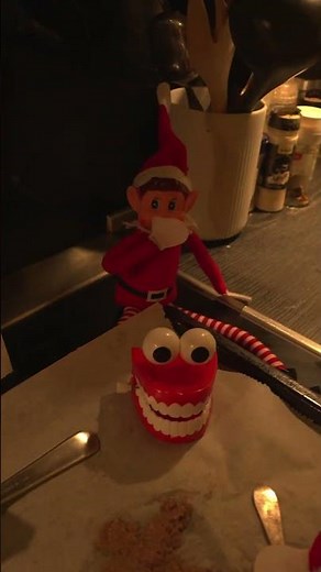 Elves Behavin' Badly - Baking prank