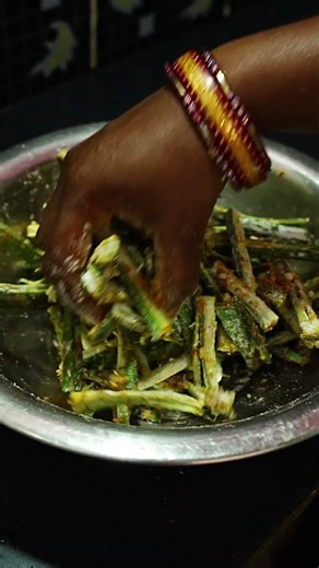 Street Style Kurkuri Bhindi Recipe | Super Crispy Okra Fry