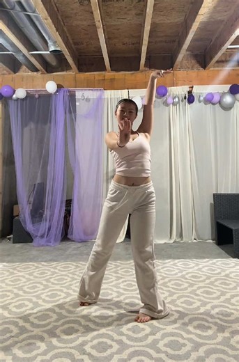 This dance is so beautiful! | dc: Ntxhais Paj Dawb | #hmongdance #hmong #dance #thai #fyp