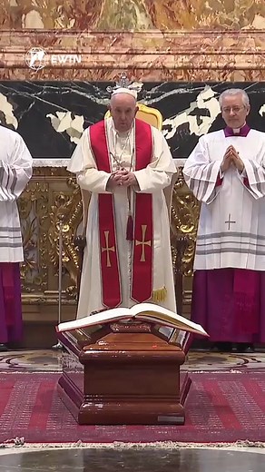 This Saturday, the funeral Mass of Cardinal George Pell took place in St. Peter's Basilica at the Vatican, with the participation of Pope Francis. Catholics traveled from near and far to attend the funeral and extra chairs were added at the last minute to accommodate people. | Catholic News Agency