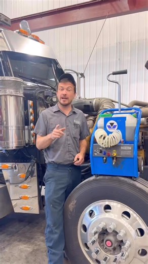More A/C system repairs! Flushing the bunk system. #Peterbilt #379peterbilt #mechanic #repair #dieselmechanic #satisfying #trucking #caterpillar #trucker #asmr #robinair | Blevins Diesel