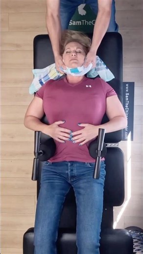 United Kingdom Womans Ring Dinger® Decompression Adjustment #chiropractor #ringdinger #unitedkingdom