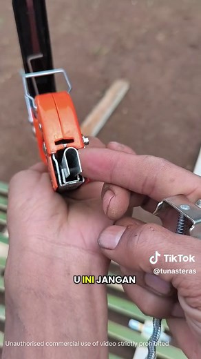 Discover the Staples 4-in-1 Gun for Effective Stapling