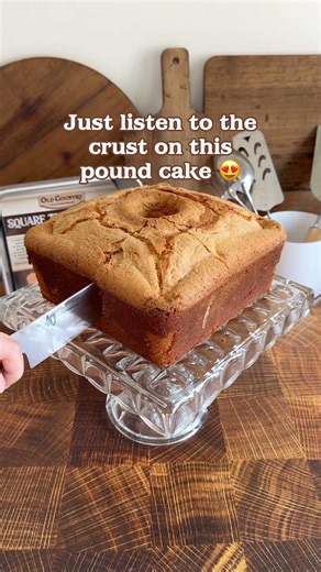 Pan and recipe at oldcountrykitchenware.com Mile High Whipping Cream Powdered Sugar Pound Cake