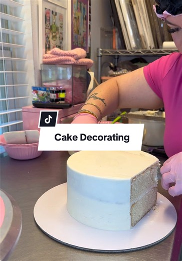 Heart Cake Decorating Tutorial: Pink Heat Cake Design