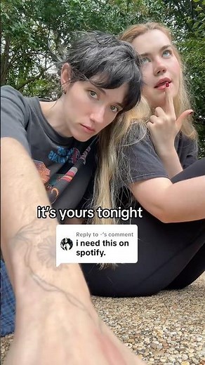 Tom’s Diner full version is coming out tonight at midnight everywhere 👯‍♀️