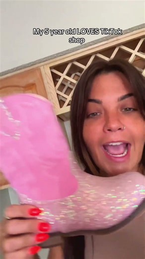 Check out the boots and cute hello kitty bag!!! Absolutely LOVE! Link is attached