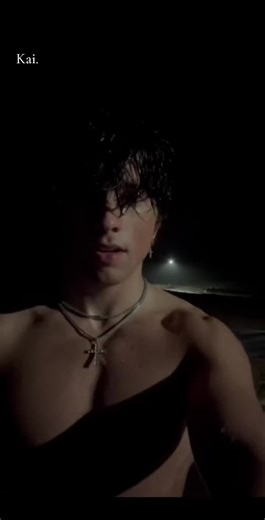 Bonsoir mes princesses.. @ambre🚬 #RP #Lakestone #Captive #pourvoir #viral on cherche des personnes pour le rp si qlq veut ?